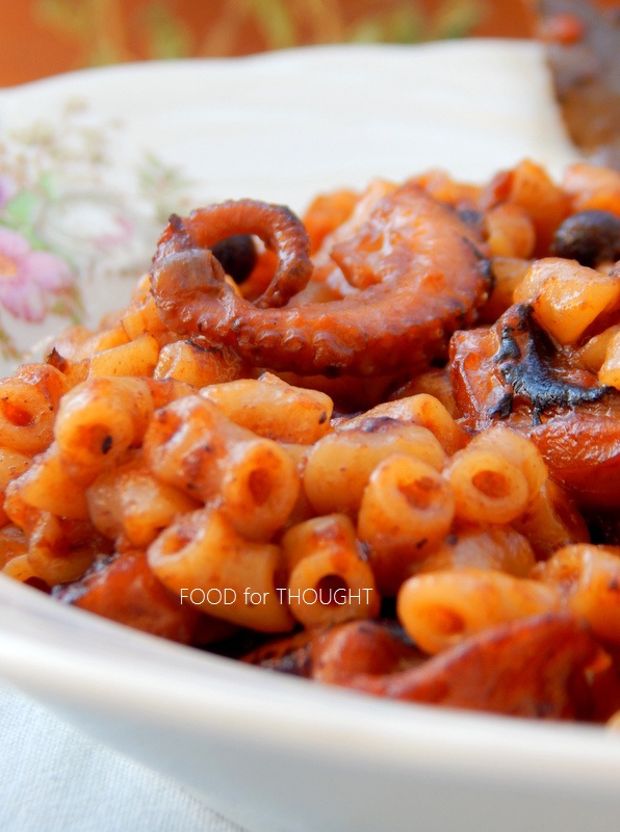 [photo: Χρυσαυγή Μπόμπολα]