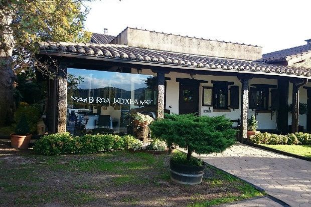 Το εστιατόριο Boroa Jatetxea σε μια αγροικία έξω από το Μπιλμπάο, [φωτό: Νίκος Μορόπουλος]