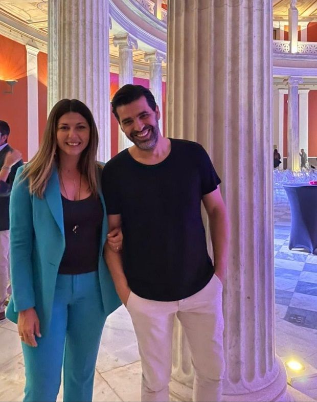 Η υφυπουργός Τουρισμού Σοφία Ζαχαράκη και ο βραβευμένος εστιάτορας Αστέριος Σούσουρας στο Ζάππειο μετά την απονομή των FNL Best Restaurant Awards 2022