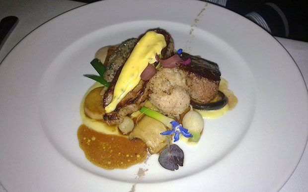 Εκδοχή  σερβιρίσματος με τεμαχισμένο  και γαρνιρισμένο τον ορτολάνο για τους "ευαίσθητους" πελάτες