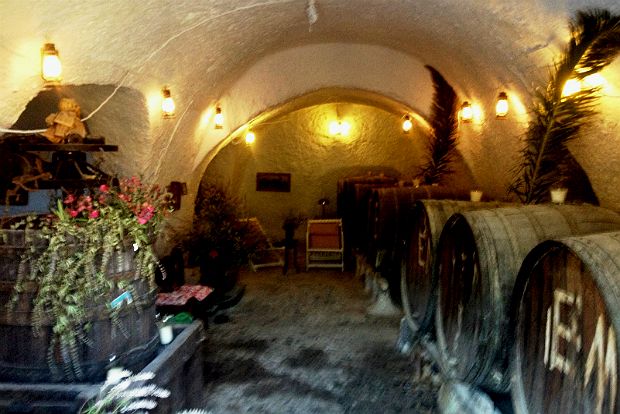 Η Κάναβα η γνήσια η σαντορινιά