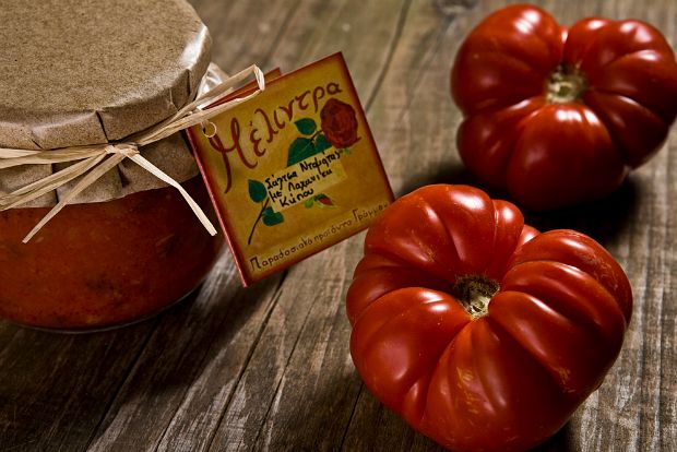 Σάλτσα ντομάτας από την ντόπια ποικιλία ντομάτας της Γιαγιάς