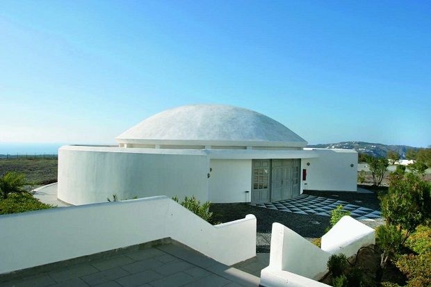 Το οινοποιείο Μπουτάρη στη Σαντορίνη