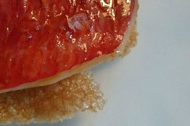 Φιλέτο Μπαρμπούνι με χρωματιστό λαρδί, [Φωτογραφία: Ν. Μορόπουλος]