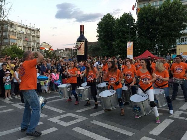 Το Wine Dispenser, ένα αυτόματο σύστημα δοκιμής κρασιών που ενεργοποιείται με ατομική κάρτα, το μοναδικό που υπάρχει στην Ελλάδα / photo: Κική Τριανταφύλλη