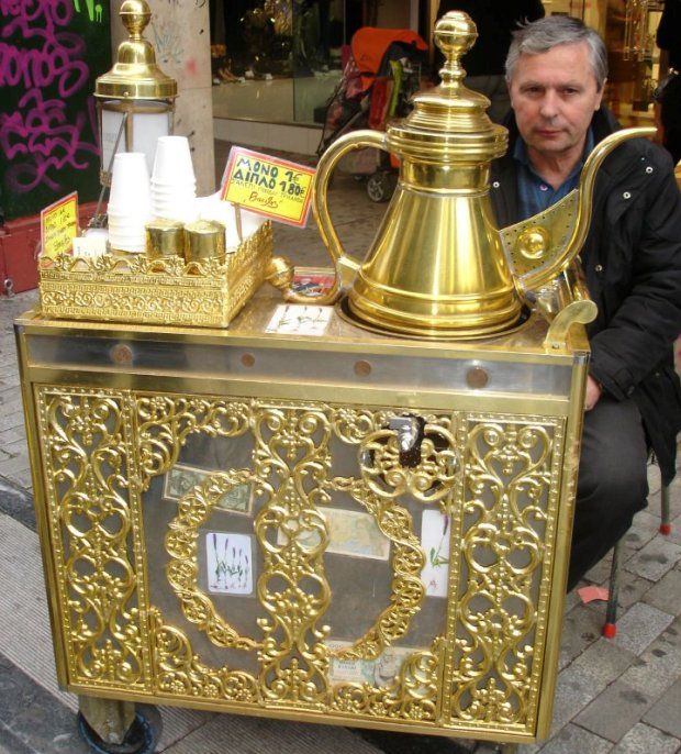 Σαλεπιτζής, στην οδό Αθηνάς (Μοναστηράκι), photo: Κική Τριανταφύλλη