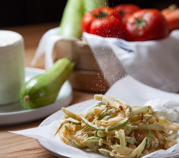 Ο Αστέριος Σούσουρας είναι πιστός στο concept «από το χωράφι στο τραπέζι»