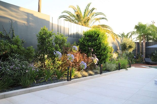 «Ενα ζητούμενο είναι ο κήπος να μην “κουράσει” με τα χρόνια, γιατί τα φυτά δεν προσαρμόστηκαν ή έχουν κακή εικόνα ανάπτυξης» λέει ο Μάριος Γκρόγκος