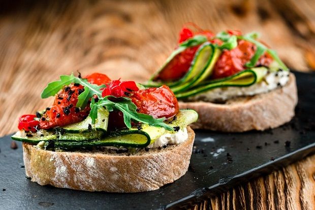 Κροστίνι με ΔΩΔΩΝΗ Spread τομάτα – βασιλικός