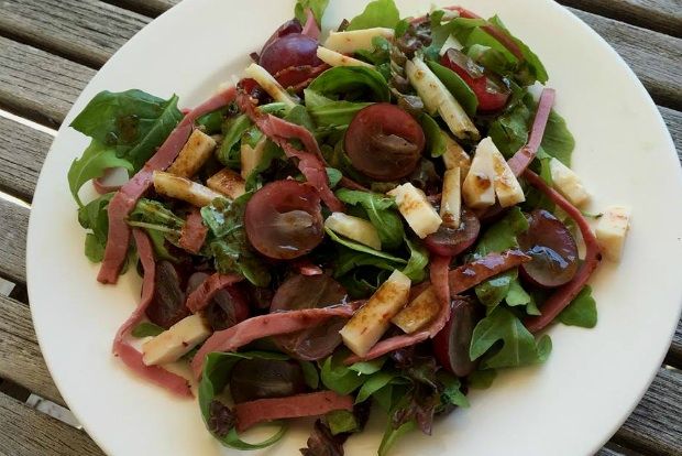 Ωμά κολοκυθάκια σαλάτα, της Κικής Τριανταφύλλη