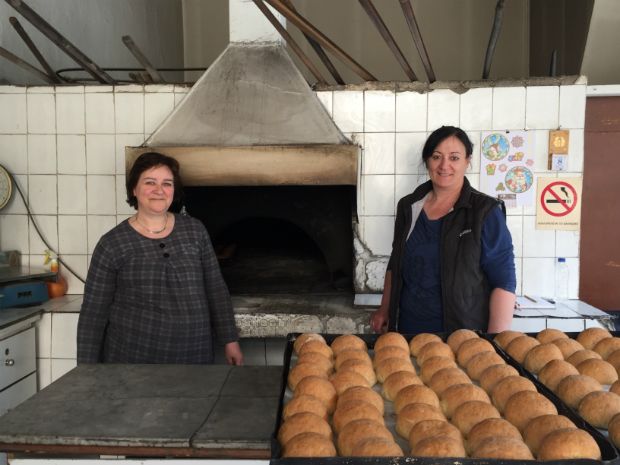 Το μεγαλύτερο σχολικό κτίριο της Πελοποννήσου ήταν δωρεά Γεωργιτσάνων μεταναστών στην Αμερική και χτίστηκε το 1933, photo: Κική Τριανταφύλλη