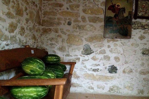 Ο Ερμής ανάμεσα στις ντοματιές