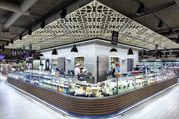 Ο πάγκος των τυριών στο κατάστημα Grand του Μασούτη στη Θέρμη