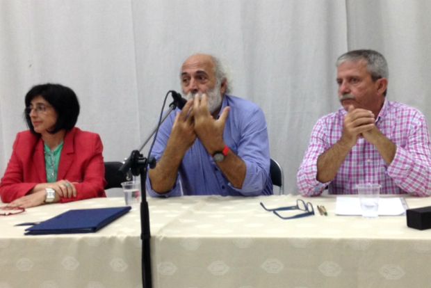 Πρωινό με φολεγανδρίτικο άρωμα στο ξενοδοχείο "Βράχος" στον Καραβοστάση, φωτό: Κική Τριανταφύλλη