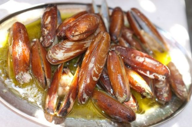 «Παπαϊωάννου» Μικρολίμανο - Σουπιές τηγανητές στο μελάνι τους [photo: Νίκος Μορόπουλος]