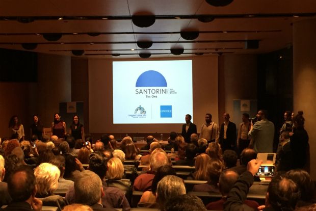 Ξερική ντομάτα Σαντορίνης, photo: christineandpaul@Flickr