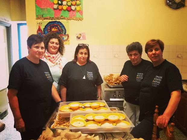 Έτοιμα τα κεράσματα για το τηγανιτζίδικο, στην κουζίνα του Δημοτικού Παιδικού Σταθμού