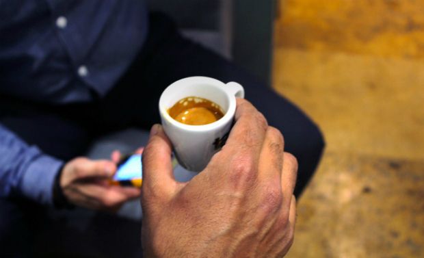 Καφές κομμένος ειδικά για μηχανή espresso (photo:Ελένη Κατρακαλίδη)