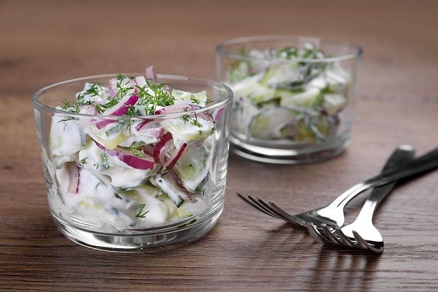 Αγγουράκι: Χτύπησέ το, ζούληξέ το, κάντο δροσερή σαλάτα