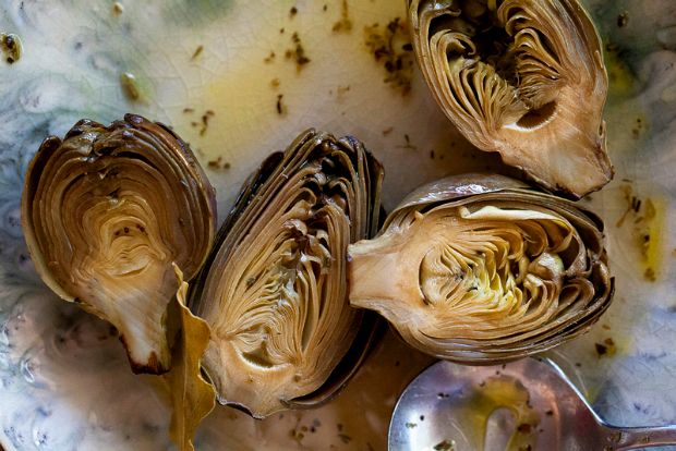 Αγκινάρες μαρινάτες σε κρασί, ελαιόλαδο, λεμόνι