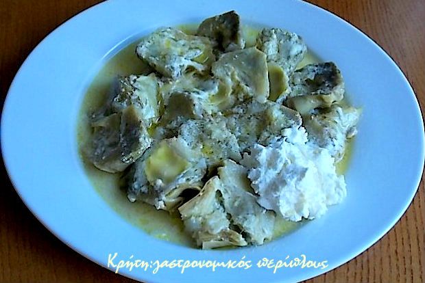 Αγκινάρες με γιαούρτι