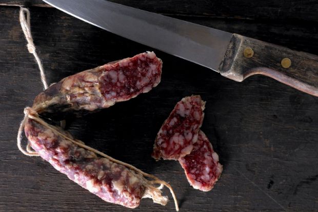 Αλαντικά με ιστορία: σαλάμι και νούμπουλο