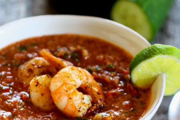 Ανάμεσα σε σαγανάκι και γκασπάτσο