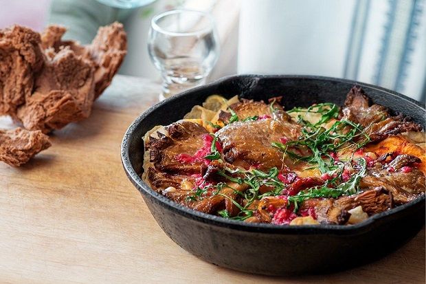 Ανοιχτή πίτα με μανιτάρια πλευρώτους