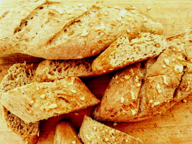 Αντί για ψωμί… τυρόψωμο!