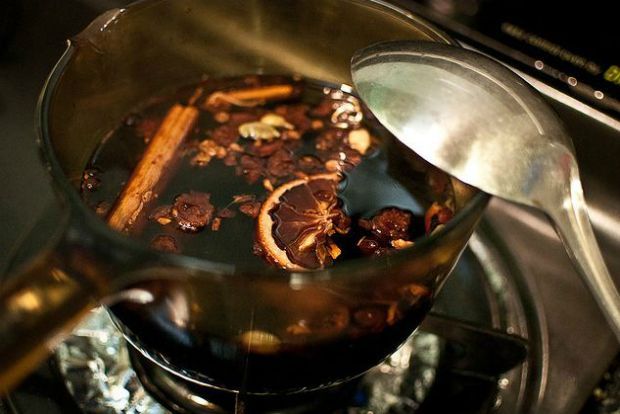 Απ’ το σαλέπι στο ζεστό κρασί