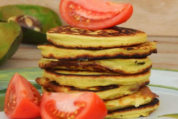 Brunch σημαίνει αλμυρές τηγανίτες με αβοκάντο