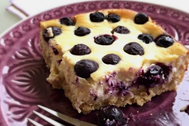 Cheesecake με μυζήθρα και μύρτιλα