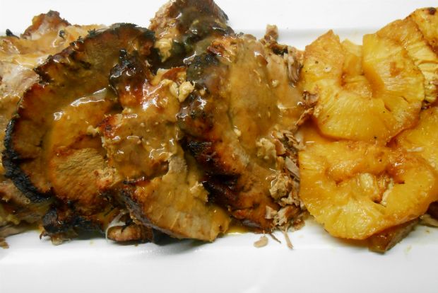 Χοιρινό με χυμό πορτοκαλιού και φρέσκο ανανά