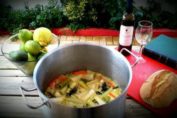 Χοιρινό με πρασοσέλινο: βάλε κατσαρόλα