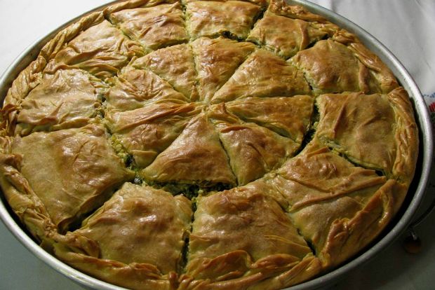 Χορτόπιτα ρουμελιώτικη και γιορτινή