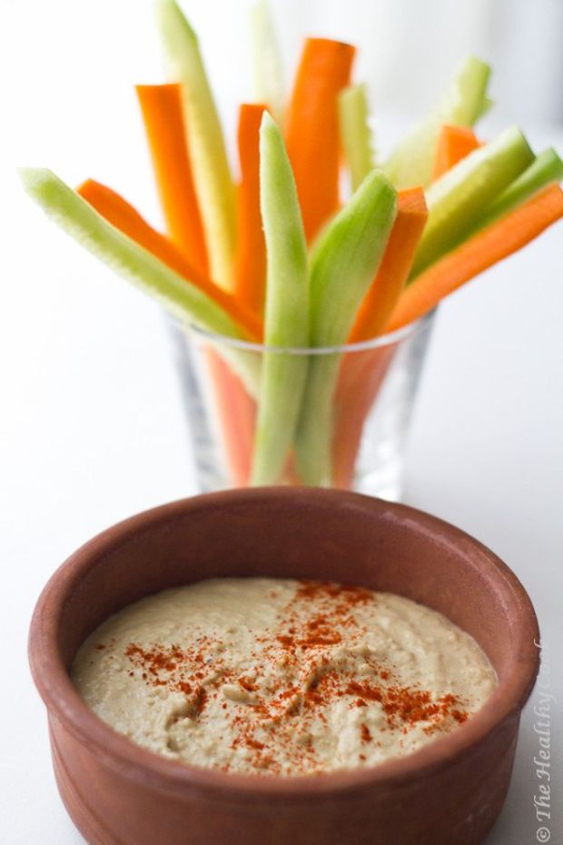 Χούμους και λαχανικά: κολατσιό στο βαζάκι