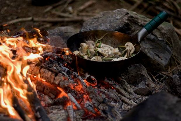 Χτες, γύρω απ’ τη φωτιά, πριν την καταιγίδα