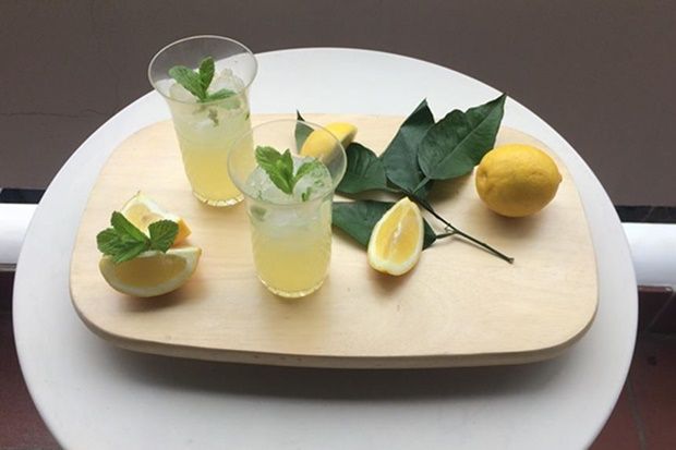 Δροσερή λεμονάδα με δυόσμο και τζίντζερ