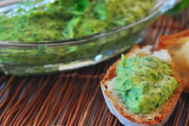 Δροσερή μαϊντανοσαλάτα: το πρασινωπό ντιπ της παρέας