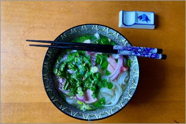 Ενα υπέροχο γεύμα με βιετναμέζικo Pho (και λίγη γαλλική ιστορία)