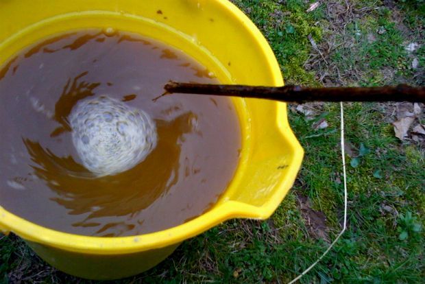 Ετοιμάζω υγρό βιολογικό λίπασμα