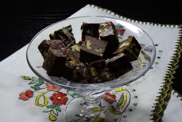 Εύκολα σοκολατάκια με ξηρούς καρπούς