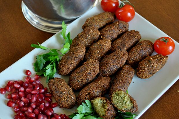 Φαλάφελ ή πιτθιές απ’ τη Νίσυρο;