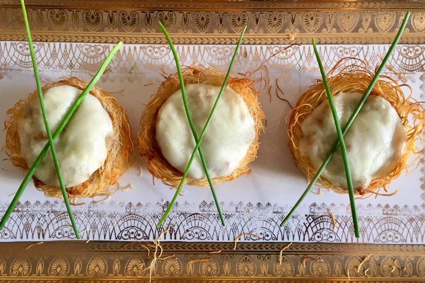 Φωλιές με κιμά και ημίσκληρο τυρί του τοστ