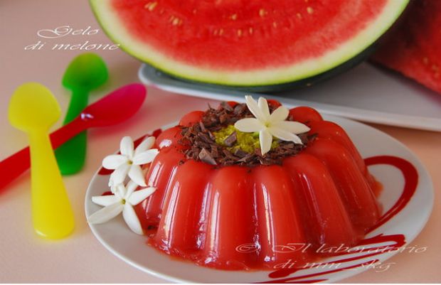 Φρουτώδες και δροσερό ζελέ καρπούζι από τη Σικελία