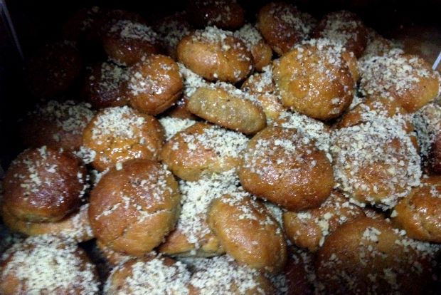 Φτιάχνω μελομακάρονα για όλους!