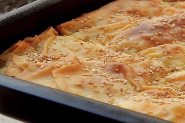 Για τον συλλέκτη γεύσεων: Τυρόπιτα με κρεμώδη γέμιση φέτας