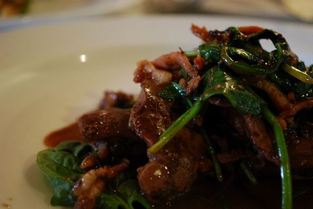 Γιορτινά της Θεσπρωτίας: “συκωτάκια με τα λάχανα”