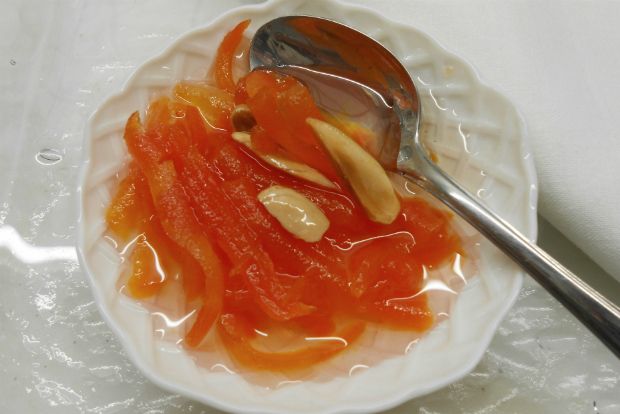 Γλυκό καρότο με μαστίχα και αμύγδαλα