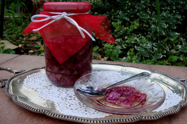 Γλυκό με τριαντάφυλλα του κήπου μου